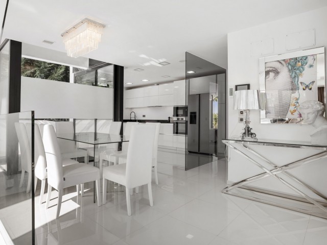 5 Schlafzimmer Villa in Nueva Andalucía