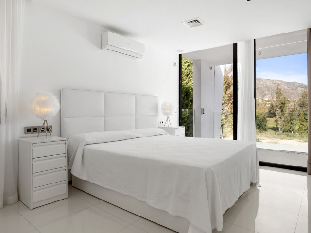 5 Schlafzimmer Villa in Nueva Andalucía