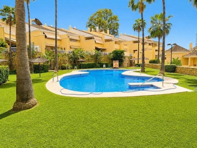 Huoneisto, San Pedro de Alcántara, R5379697