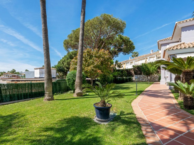 3 Bedrooms Villa in Estepona