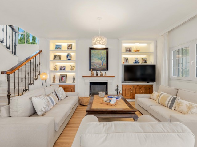 3 Bedrooms Villa in Estepona