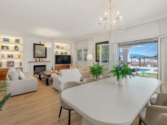 3 Bedrooms Villa in Estepona