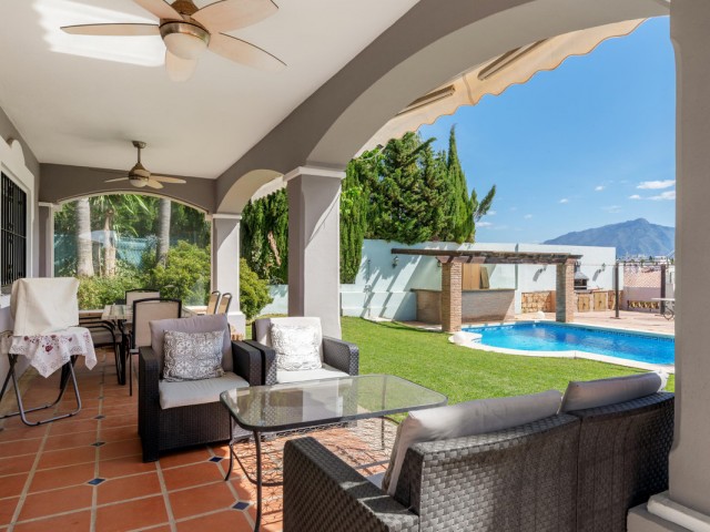 3 Bedrooms Villa in Estepona