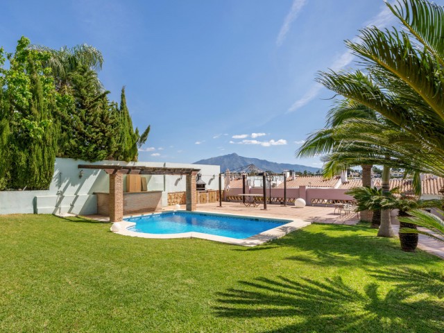 3 Bedrooms Villa in Estepona