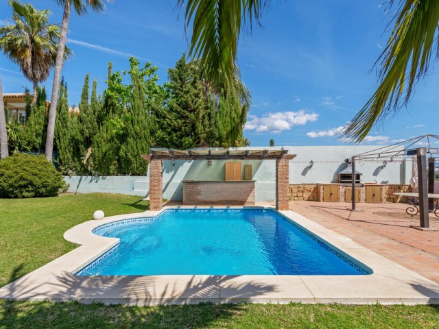 3 Bedrooms Villa in Estepona