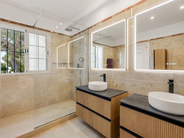 3 Bedrooms Villa in Estepona