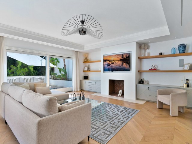 4 Bedrooms Villa in Marbella