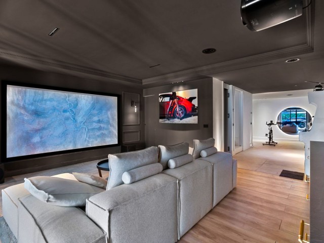 4 Bedrooms Villa in Marbella