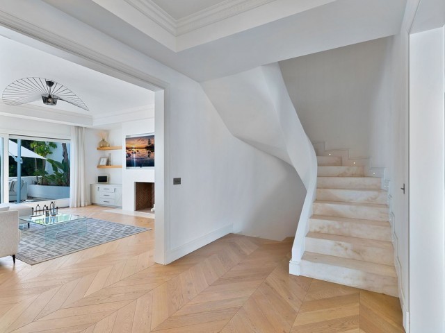 4 Bedrooms Villa in Marbella