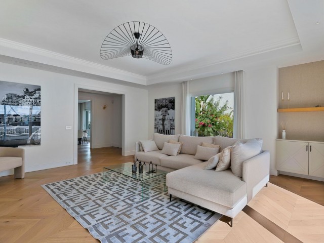 4 Bedrooms Villa in Marbella