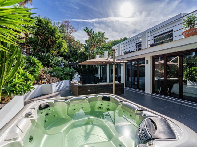 5 Slaapkamer Villa in El Rosario