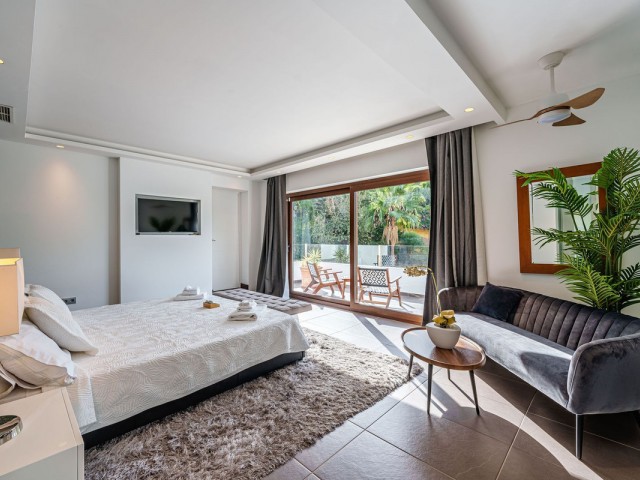 5 Slaapkamer Villa in El Rosario