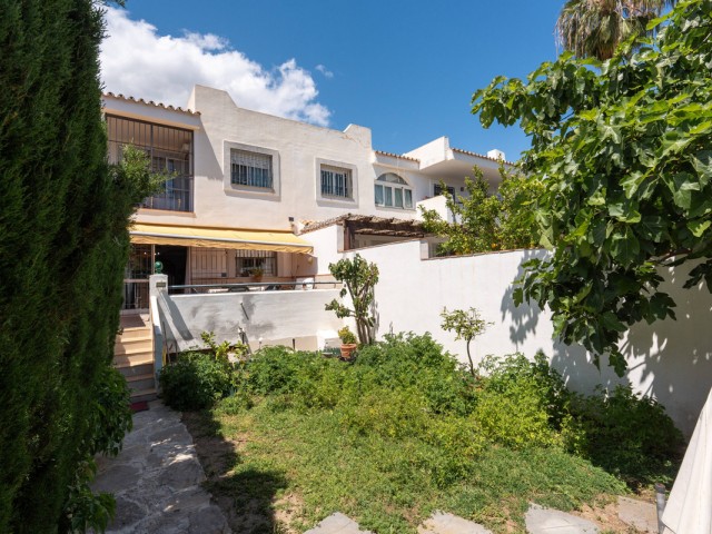 3 Schlafzimmer Reihenhaus in Nueva Andalucía
