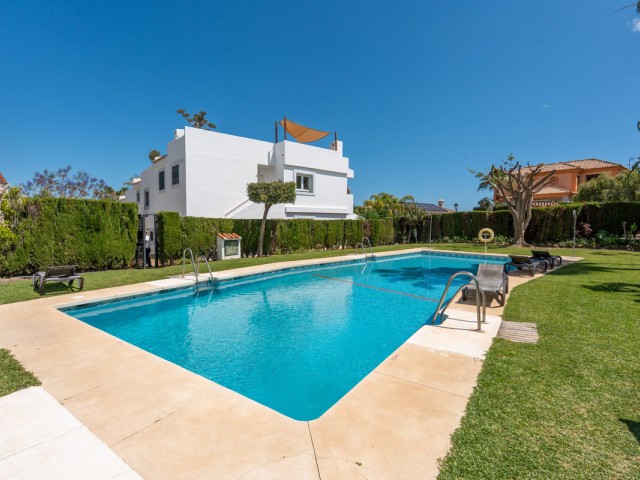 3 Schlafzimmer Reihenhaus in Nueva Andalucía