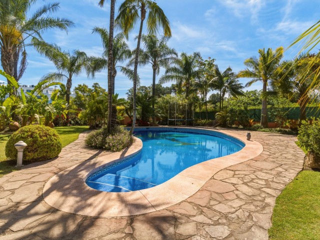 6 Schlafzimmer Villa in Guadalmina Alta