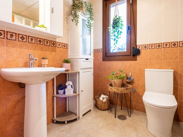 Villa con 4 Dormitorios  en Sierrezuela