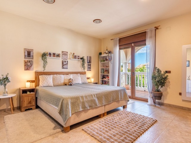 Villa con 4 Dormitorios  en Sierrezuela