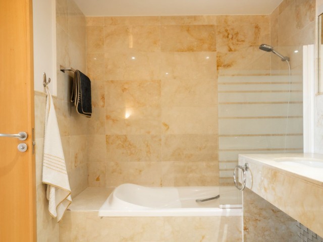 3 Bedrooms Apartment in Altos de los Monteros