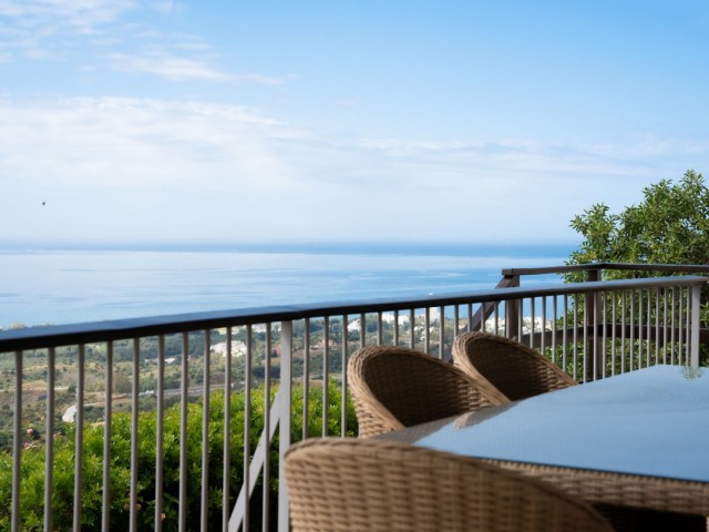 3 Bedrooms Apartment in Altos de los Monteros