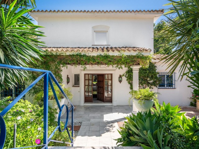 3 Schlafzimmer Villa in Nueva Andalucía