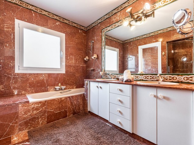 3 Schlafzimmer Villa in Nueva Andalucía