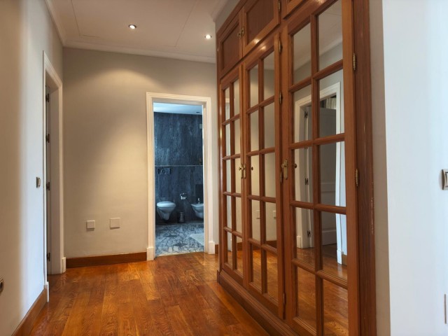Villa avec 5 Chambres  à La Zagaleta