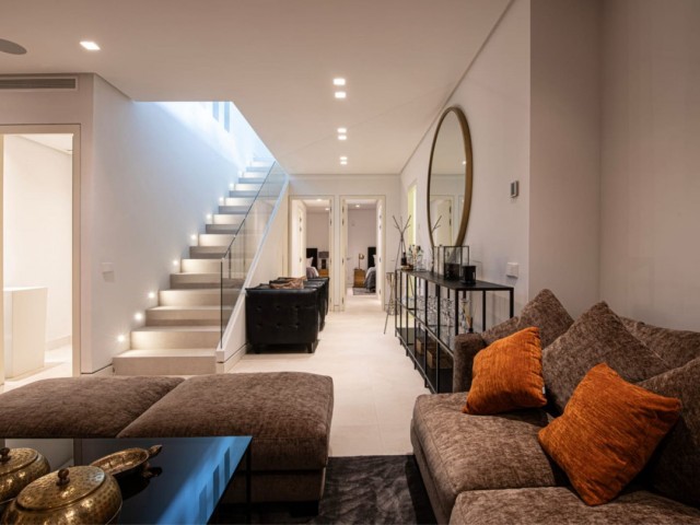 5 Bedrooms Villa in The Golden Mile