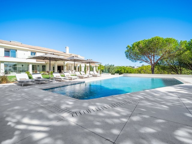 7 Bedrooms Villa in Sotogrande