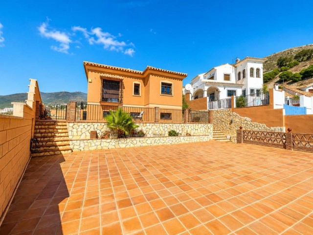 4 Bedrooms Villa in Benalmadena
