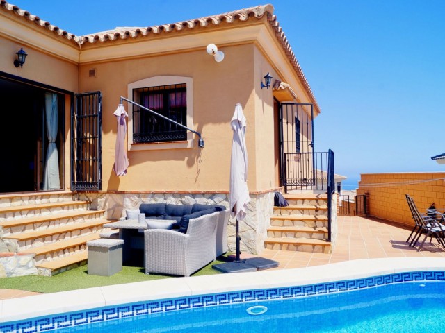 4 Bedrooms Villa in Benalmadena