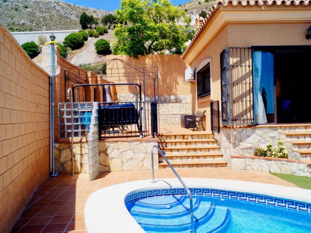 4 Bedrooms Villa in Benalmadena