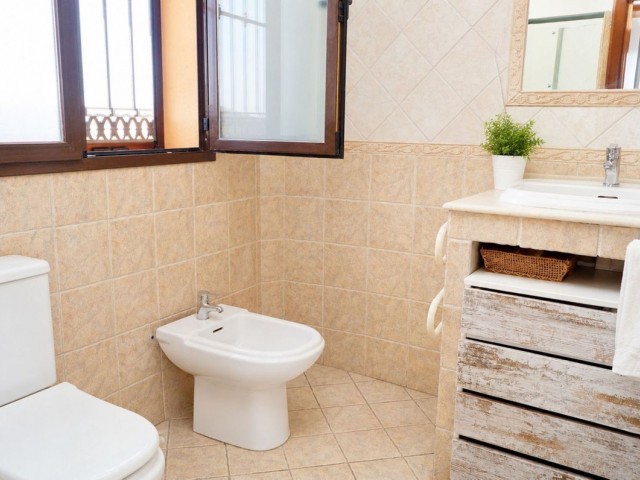4 Bedrooms Villa in Benalmadena