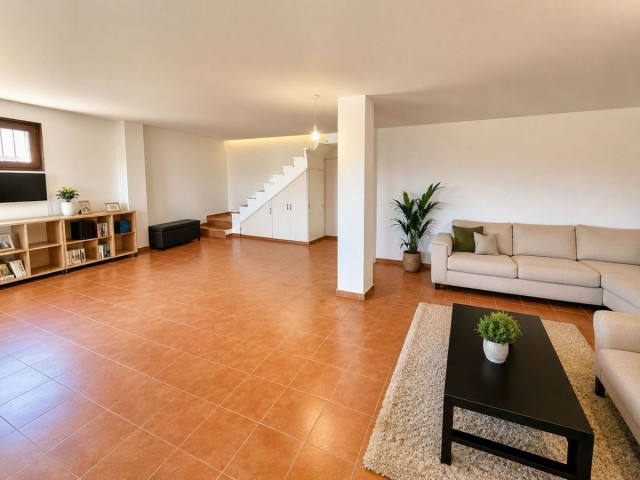 4 Bedrooms Villa in Benalmadena