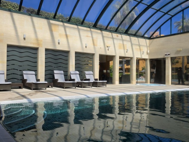 Appartement avec 3 Chambres  à Estepona