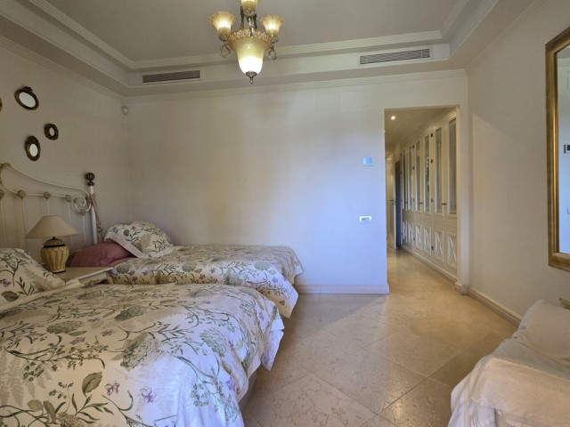 Appartement avec 3 Chambres  à Estepona