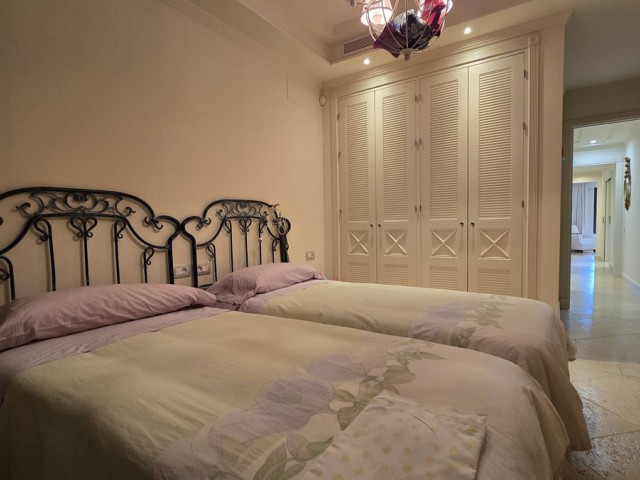 Appartement avec 3 Chambres  à Estepona