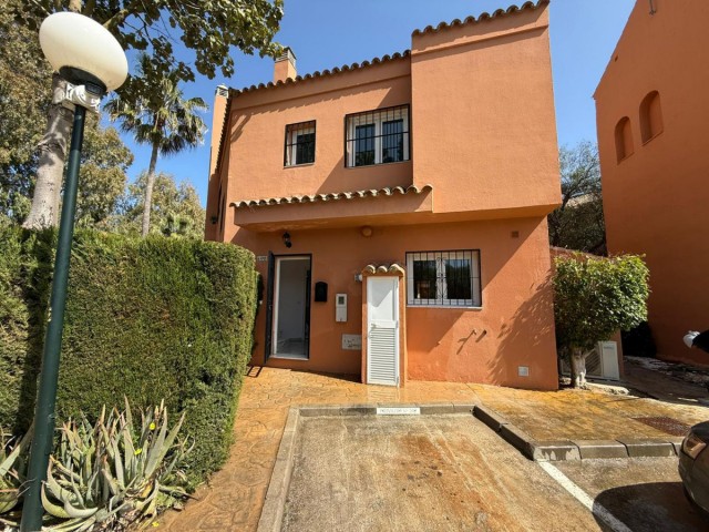 4 Soveroms Villa i Manilva