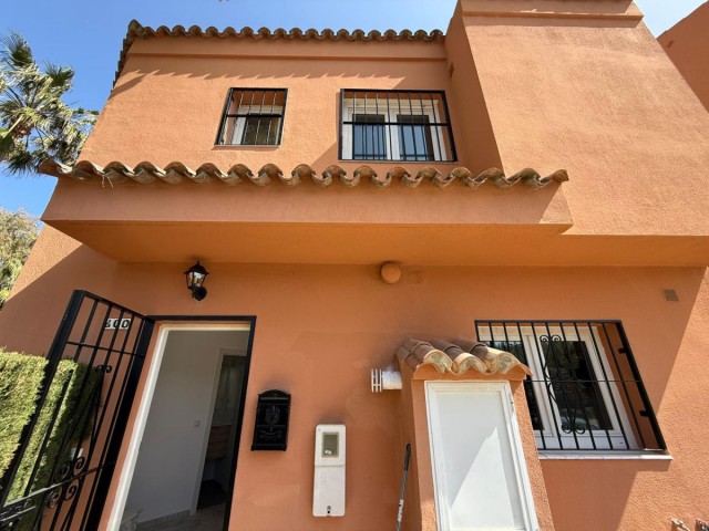 4 Soveroms Villa i Manilva
