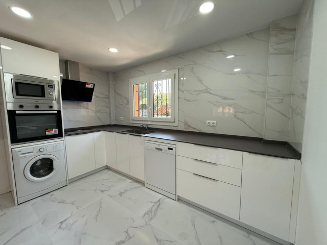 4 Soveroms Villa i Manilva