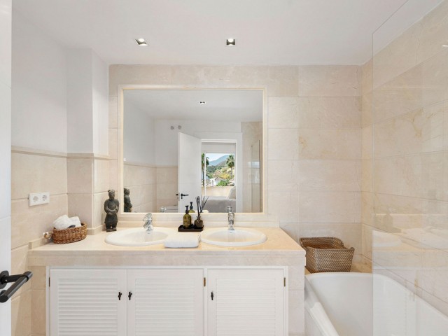 3 Schlafzimmer Apartment in Nueva Andalucía