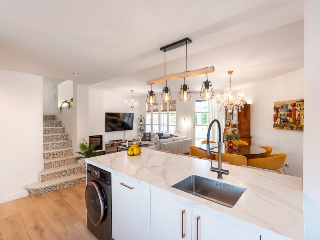 4 Schlafzimmer Reihenhaus in Nueva Andalucía