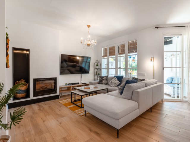 4 Schlafzimmer Reihenhaus in Nueva Andalucía