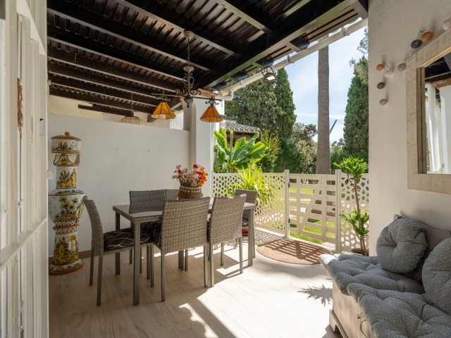 4 Schlafzimmer Reihenhaus in Nueva Andalucía