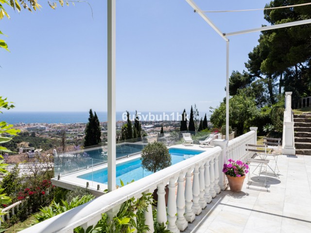 5 Bedrooms Townhouse in Marbella