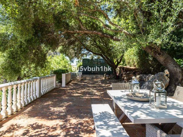 5 Bedrooms Townhouse in Marbella