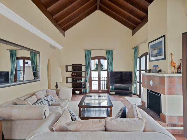 3 Bedrooms Townhouse in Benahavís