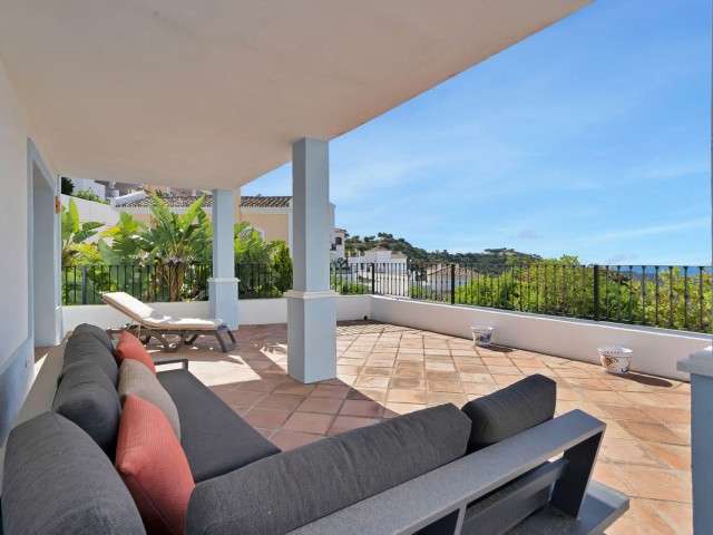 3 Bedrooms Townhouse in Benahavís