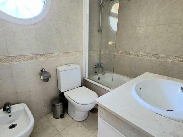 Radhus, Cabopino, R5387794