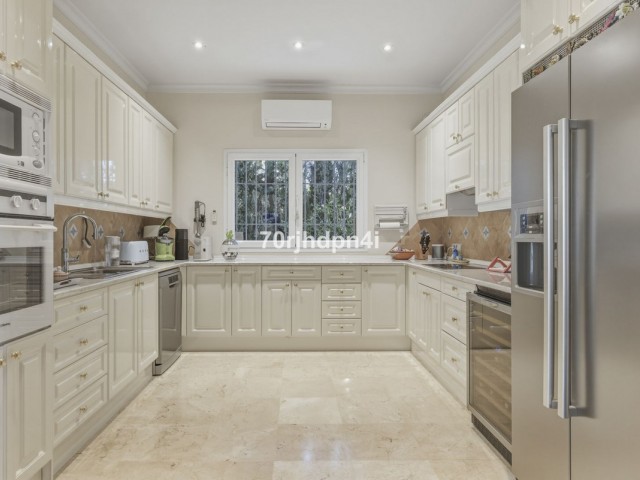 Villa avec 6 Chambres  à Benahavís