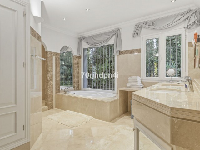 Villa avec 6 Chambres  à Benahavís